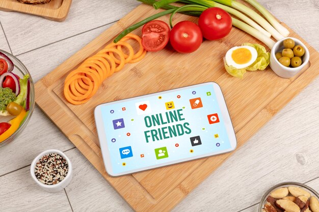 El concepto de red social de la composición de la tableta Pc saludable