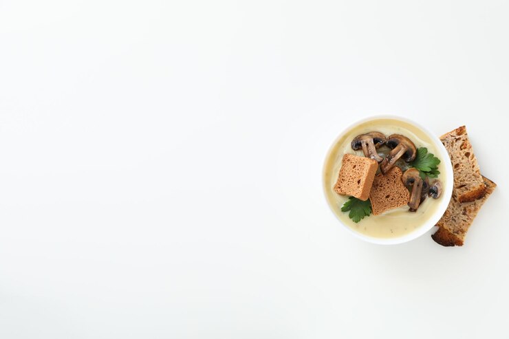 Concepto de sopa de crema de champiñones de comida sabrosa y deliciosa