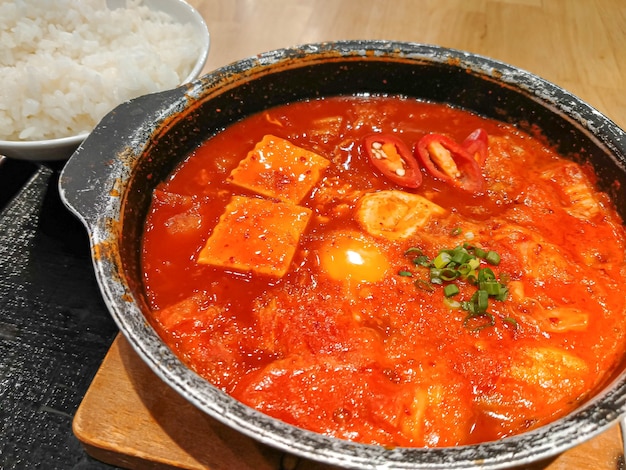 Concepto de sopa de tofu coreano