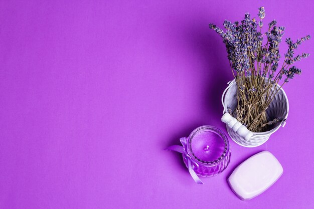 Foto concepto de spa lavanda monocromática