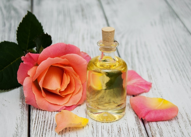 Concepto de spa con rosas rosadas