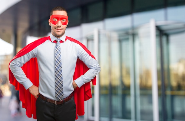 Foto concepto de un super hombre de negocios satisfecho