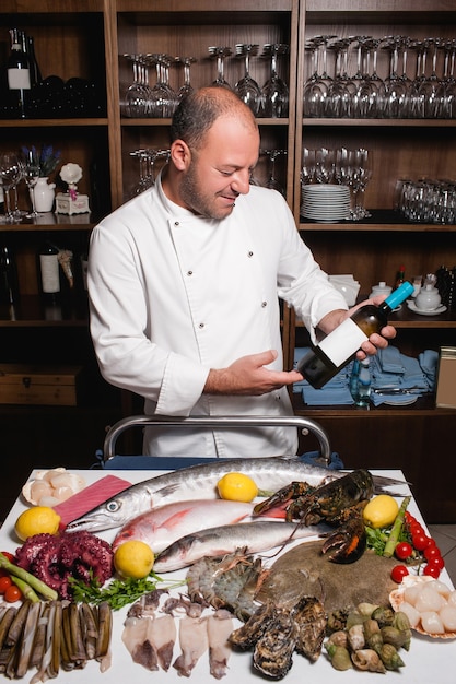 Foto concepto de surtido de restaurante de mariscos chef