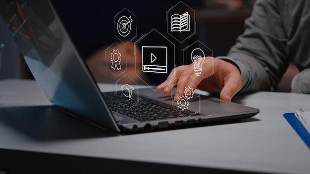 Concepto de tecnología de aprendizaje electrónico Webinar de educación en línea Cursos en línea Inteligencia artificial y aprendizaje automático