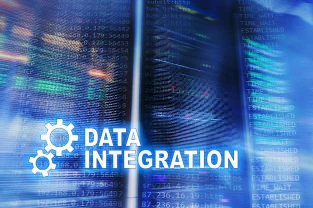 Concepto de tecnología de la información de integración de datos en el fondo de la sala de servidores