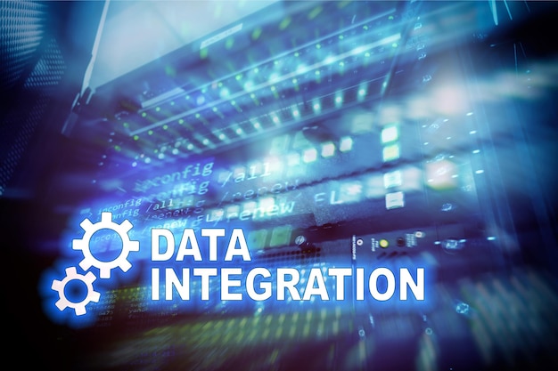 Concepto de tecnología de la información de integración de datos en el fondo de la sala de servidores