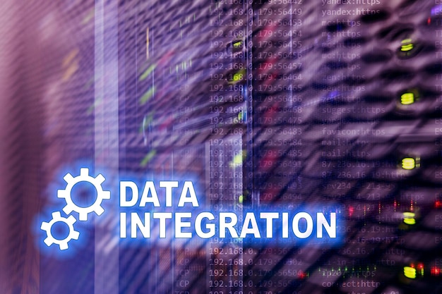 Concepto de tecnología de la información de integración de datos en el fondo de la sala de servidores