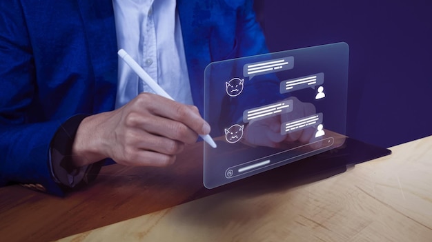 Concepto de tecnología de inteligencia artificial Empresario con una bombilla encendida con IA