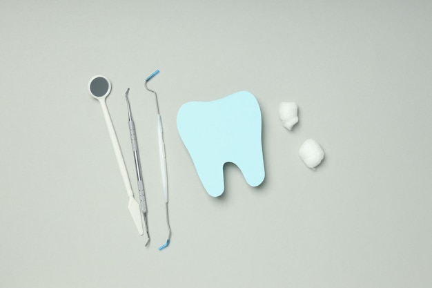 Concepto de tratamiento dental y vista superior de atención dental