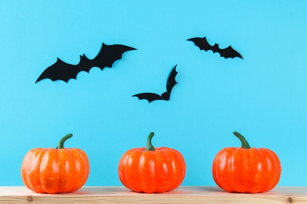 Concepto de vacaciones de Halloween con decoración de calabaza