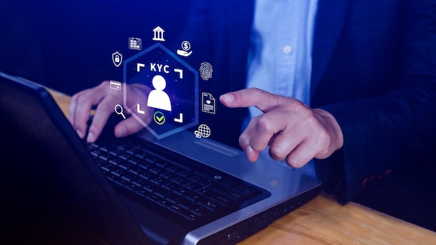 Concepto de verificación KYC KYC Conozca a su cliente Tecnología de negocio verificación de la identidad de los clientes Autenticación del cliente Acceso a datos financieros personales Tecnología digital contra el cibercrimen digital