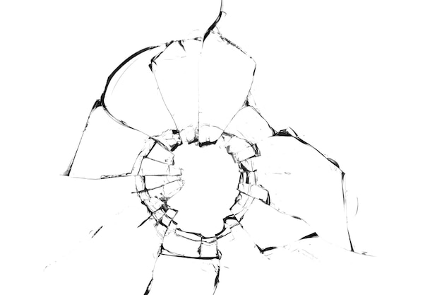 Concepto de vidrios rotos con agujero para el diseño sobre fondo blanco.