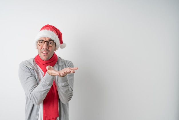 Conceptos de Navidad - hombre joven gesticulando