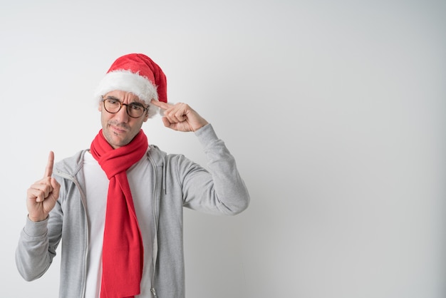 Conceptos de Navidad - hombre joven gesticulando