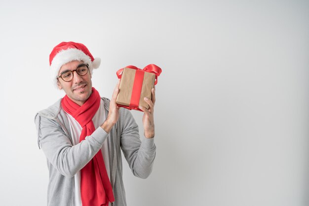 Conceptos de Navidad - hombre joven gesticulando