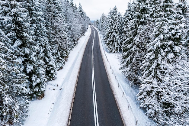 Condiciones de conducción peligrosas en invierno