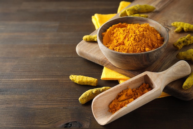 Condimento fragante cúrcuma uno de los principales ingredientes del curry indio