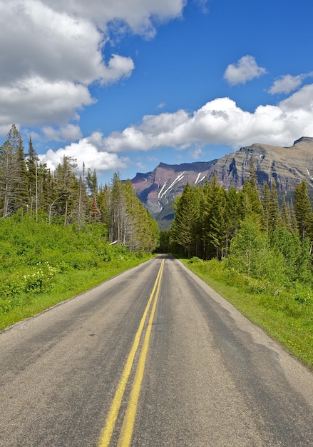 Conduciendo a través de Montana Montana Road Scenic by Way Colección de fotografías de Montana