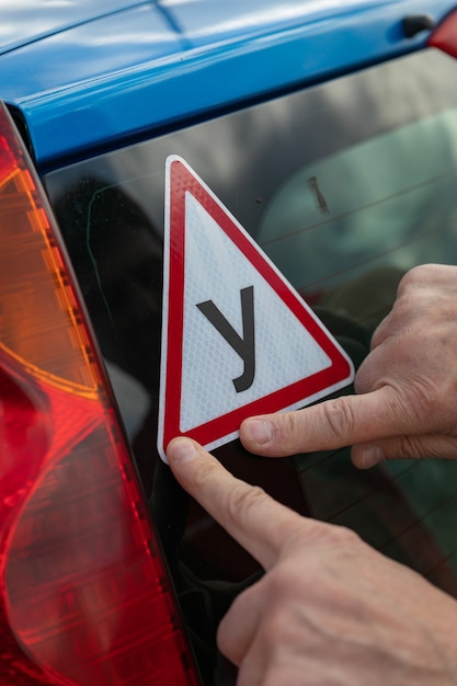 Conductores de educación para conductores de la escuela de conducción detrás del volante