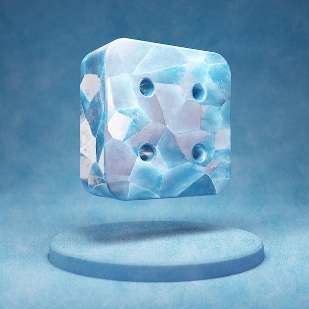 Ícone de quatro dados. Símbolo de dados quatro de gelo azul rachado no pódio de neve azul. Ícone de mídia social para site, apresentação, elemento de modelo de design. Renderização 3D.