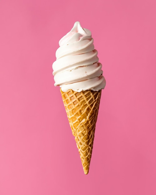 cone de sorvete em um fundo rosa