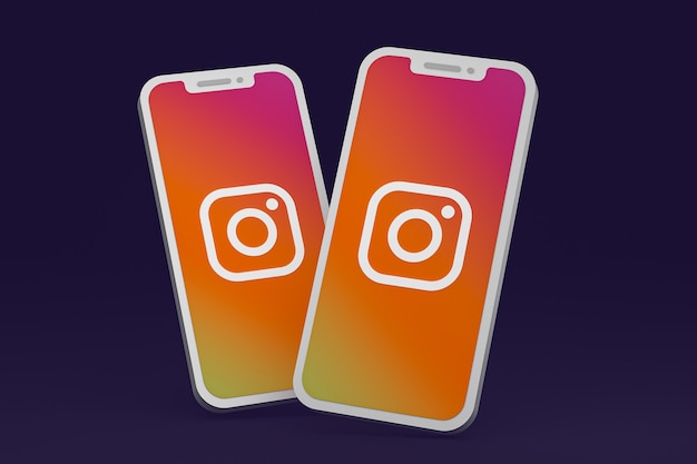 Ícone do Instagram na tela do smartphone ou renderização 3D do celular