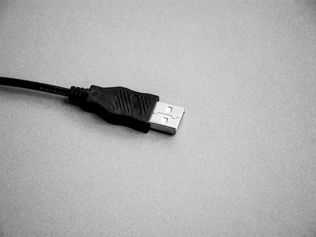 Conector de cabo USB em fundo cinza