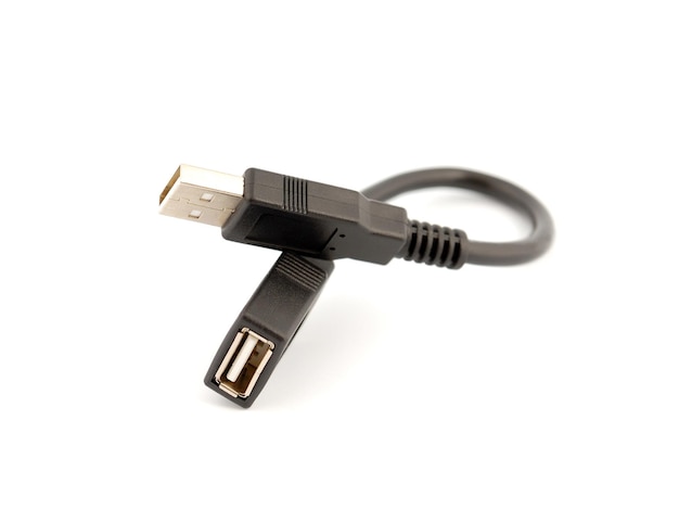 Conectores USB (Universal Serial Bus), cable. Aislado sobre fondo blanco.