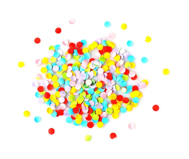 Confeti brillante en forma de círculo sobre un fondo blanco