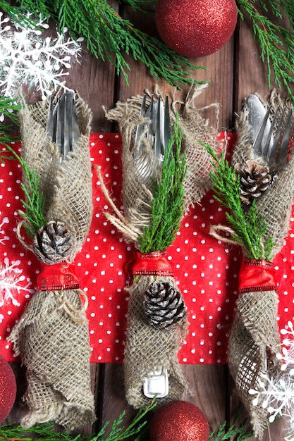 Configuração de decoração de utensílios de mesa de natal, fundo festivo de natal