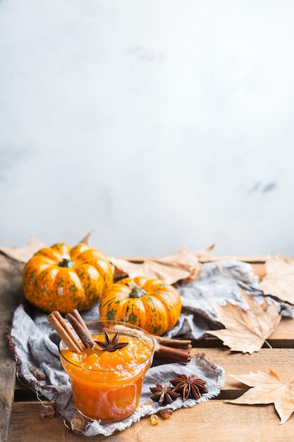 Confiture de doce de abóbora de outono com especiarias