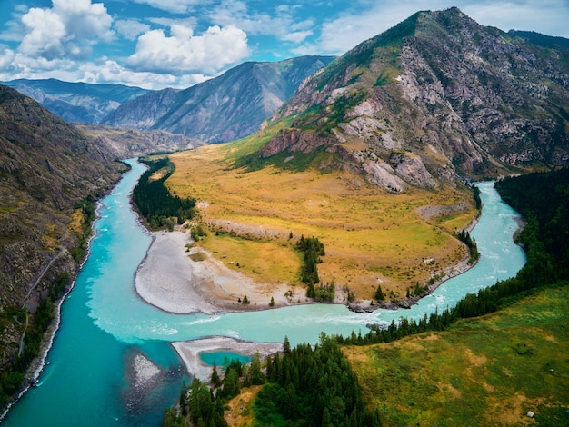 La confluencia de los ríos de montaña - Argut y Katun.Gorny Altai Rusia.