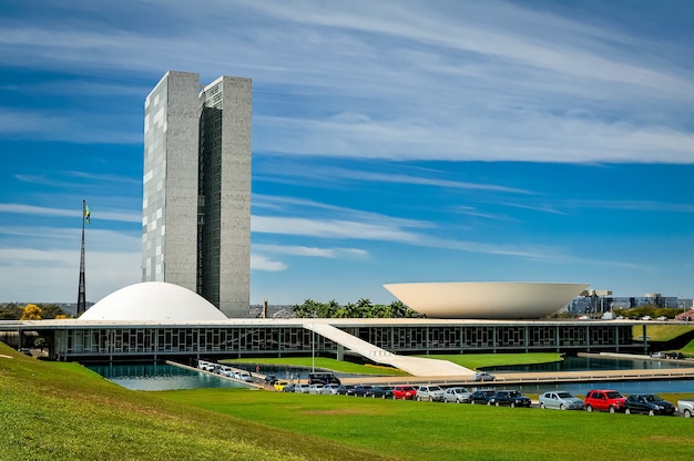 Foto congresso nacional em um dia ensolarado em brasilia df brasil em 14 de agosto de 2008