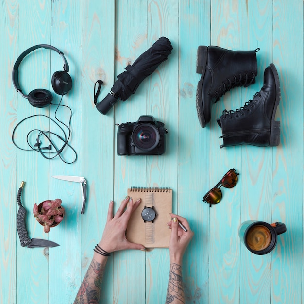 Foto conjunto de accesorios para hombre y mujer.