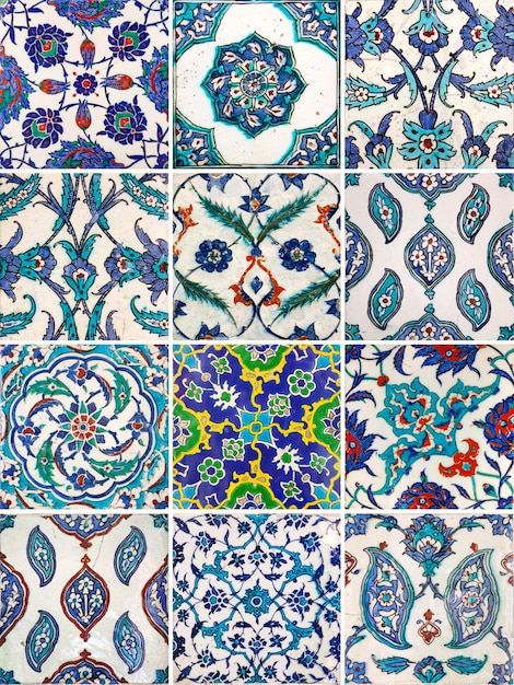 Conjunto de antiguos azulejos tradicionales hechos a mano adornos islámicos