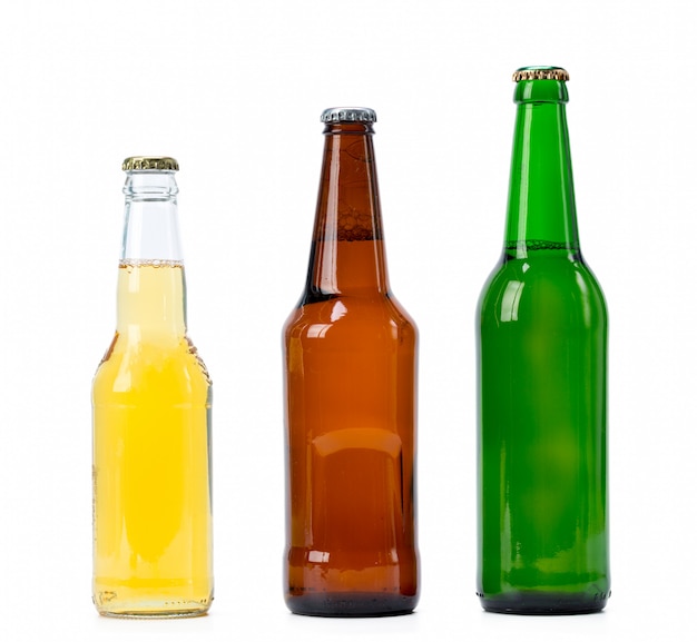 Conjunto de botellas de cerveza aislado