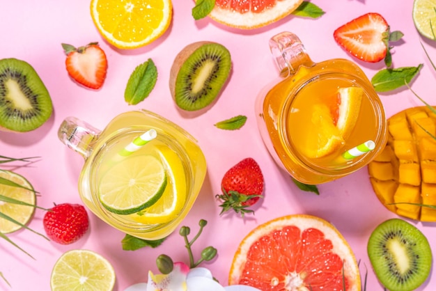 Conjunto de cócteles sin alcohol de limonada fría de verano