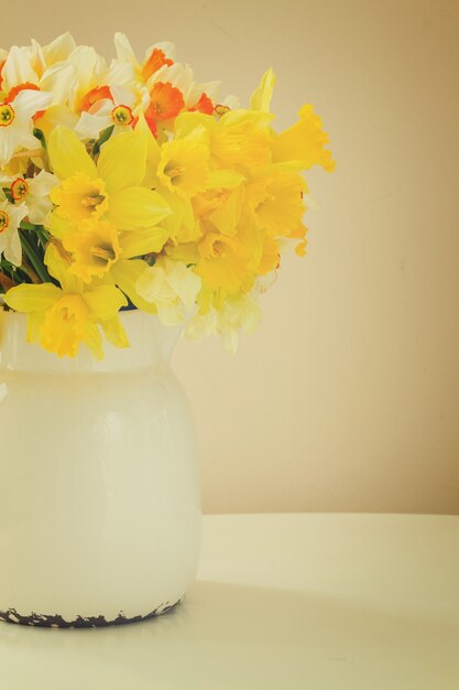 Conjunto de coloridas flores recién cortadas