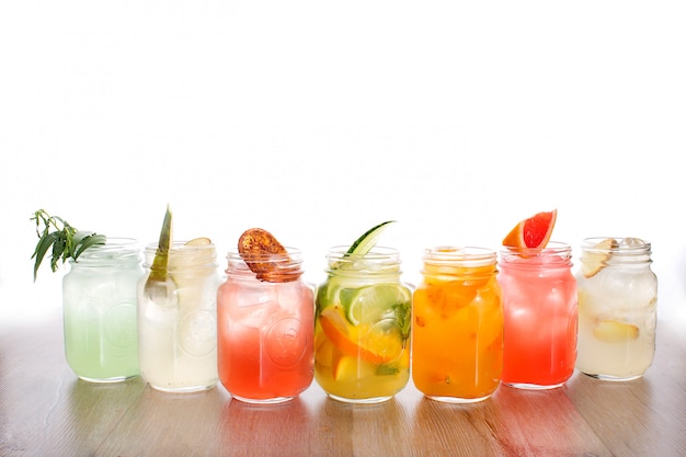 Conjunto de bebidas refrescantes