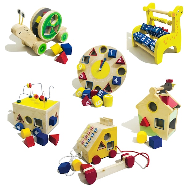 Conjunto de brinquedos de madeira como produtos artesanais ecologicamente corretos para o desenvolvimento e aprendizagem das crianças