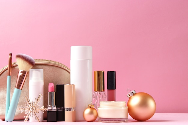 Conjunto de cosméticos decorativos profissionais e acessórios de natal