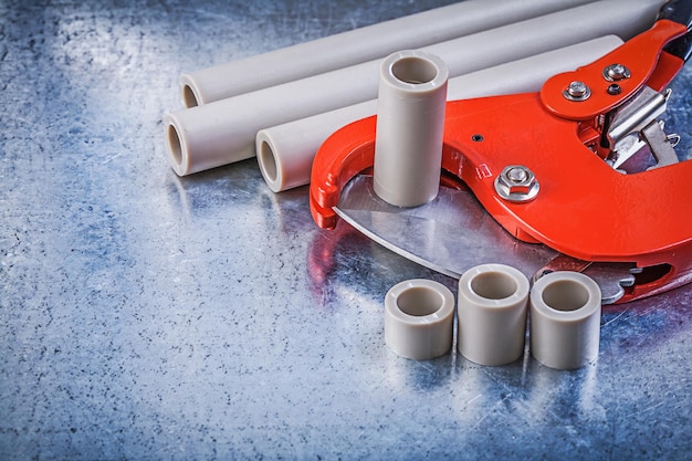 Conjunto de ferramentas de acoplamento de tubos no conceito de construção de fundo metálico