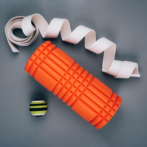Conjunto de lançamento miofascial verde e bola de massagem rolos de massagem de espuma laranja para o ponto de gatilho