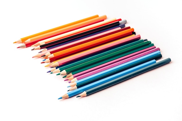 Conjunto de lápis de cor lápis apontados de cores diferentes Copiar espaço