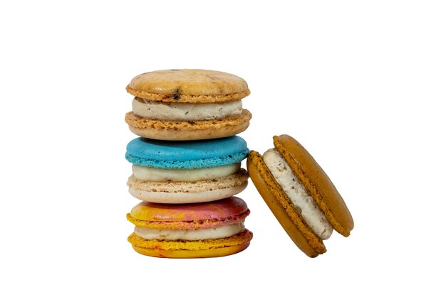 Foto conjunto de macarons pastel coloridos sobre fundo branco