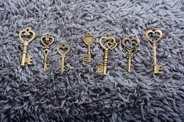 Foto conjunto de pequenas chaves decorativas