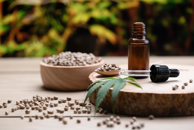 Conjunto de recursos de produtos de cannabis medicinal legalizados com óleo CBD e sementes de cânhamo