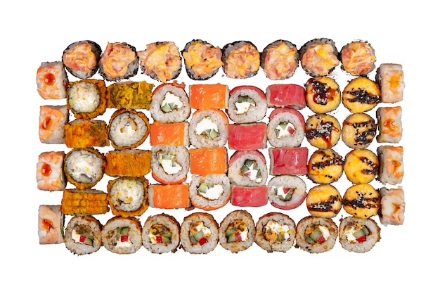 Foto conjunto de sushi servido em fundo branco