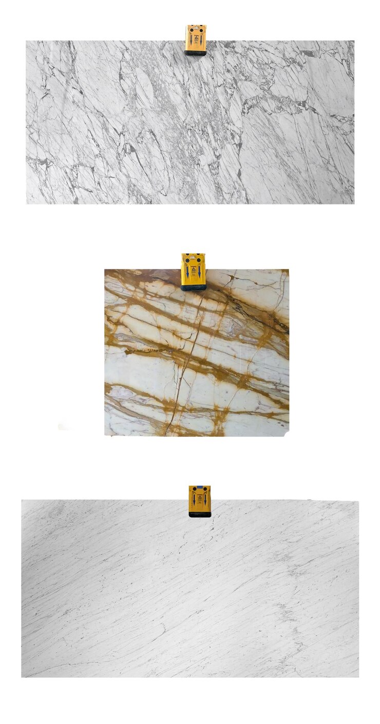 Foto conjunto de três fragmentos isolados de mármore em fundo branco