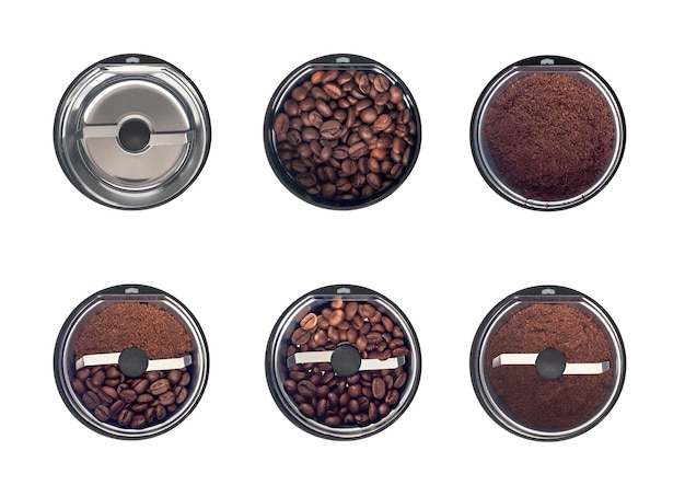 Foto conjunto de vistas superiores do moedor de café vazio e cheio de grãos de café inteiros moinho elétrico isolado em fundo branco